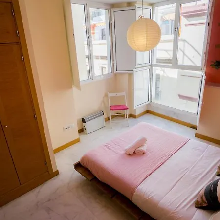 Rentalsevilla Luminoso Apartamento Con Terraza En La Maestranza