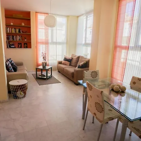 Rentalsevilla Luminoso Apartamento Con Terraza En La Maestranza Appartement *